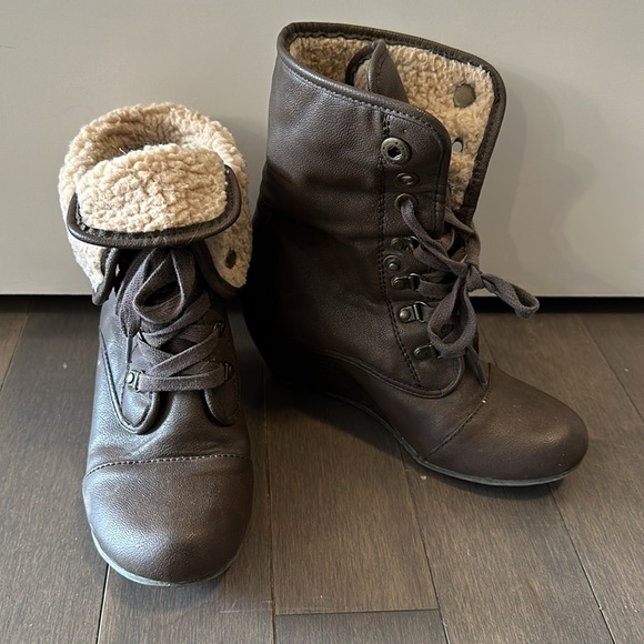 Call it Spring 2-way boots size 7 - Picture 5 of 6